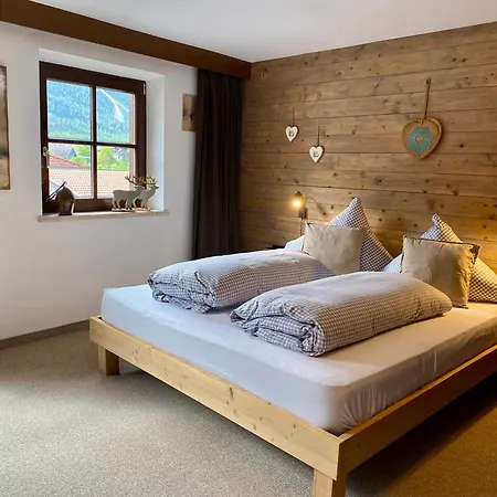 Haus Tirol Ehrwald Hotel Buitenkant foto